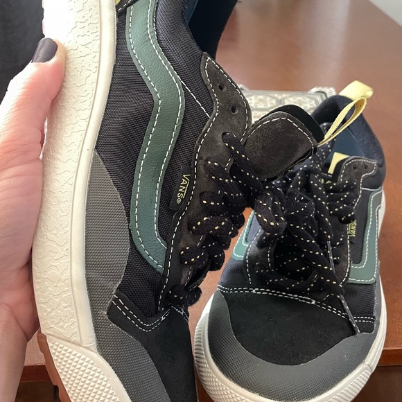 Vans UltraRange Exo MTE Sneakers in size: W8.5 color: Black Olive - Picture 4 of 7